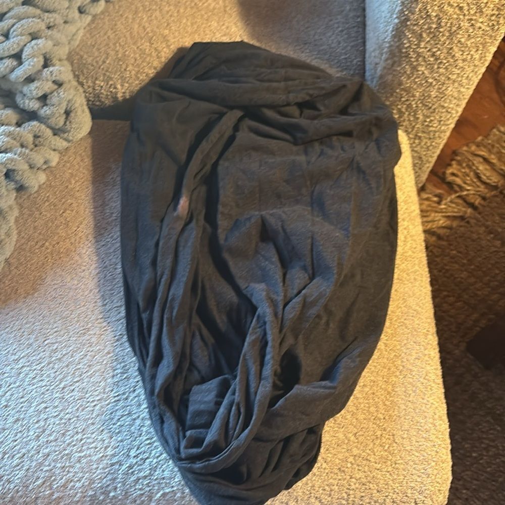 Lululemon Be Inspiring Infinity Scarf - Picture 6 of 9